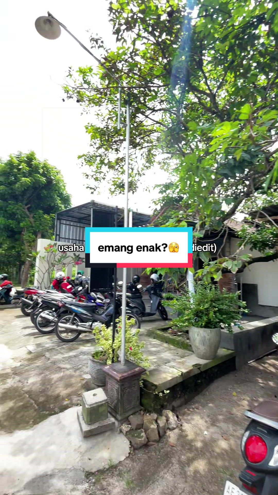 @Ayam Lodho Bu Sri