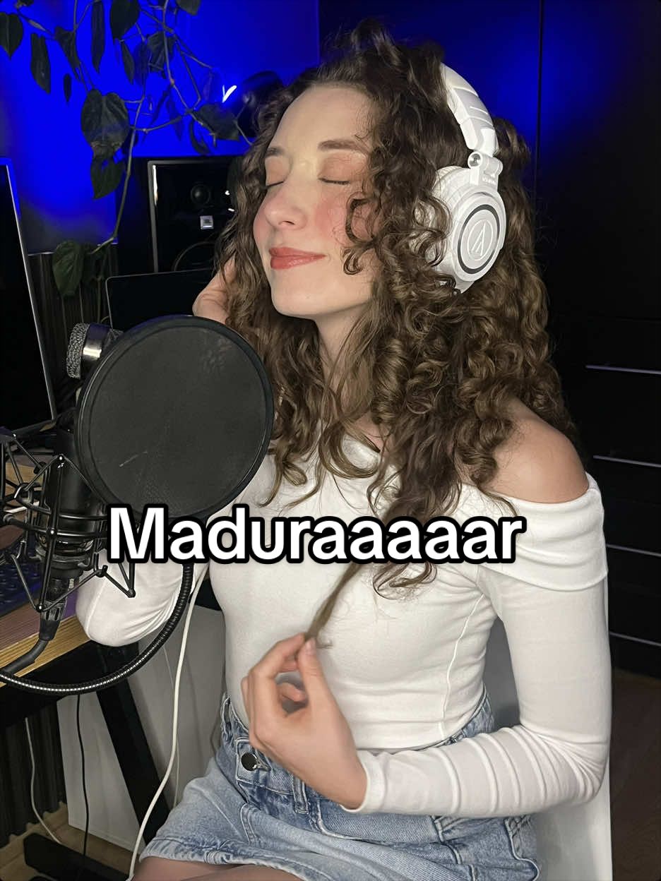 @Desiree Medina Cantante 🎤