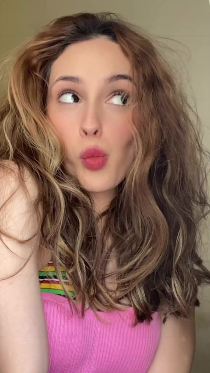@Evelia