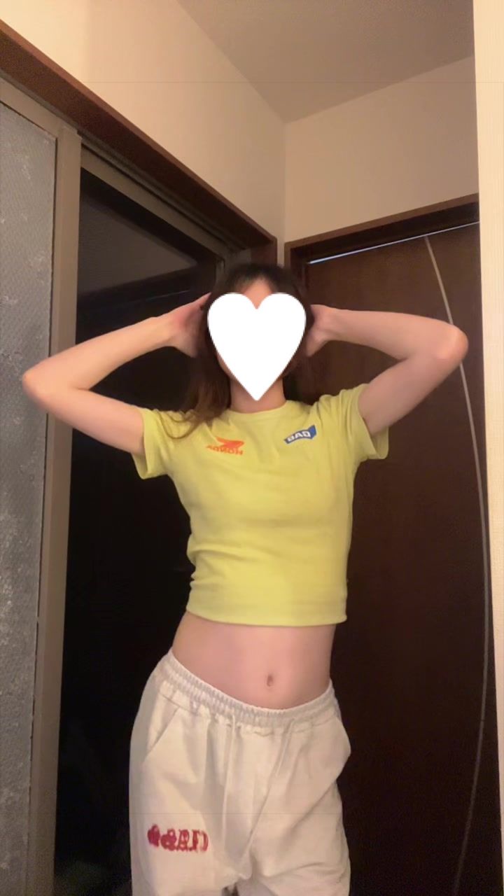 @バズらない女