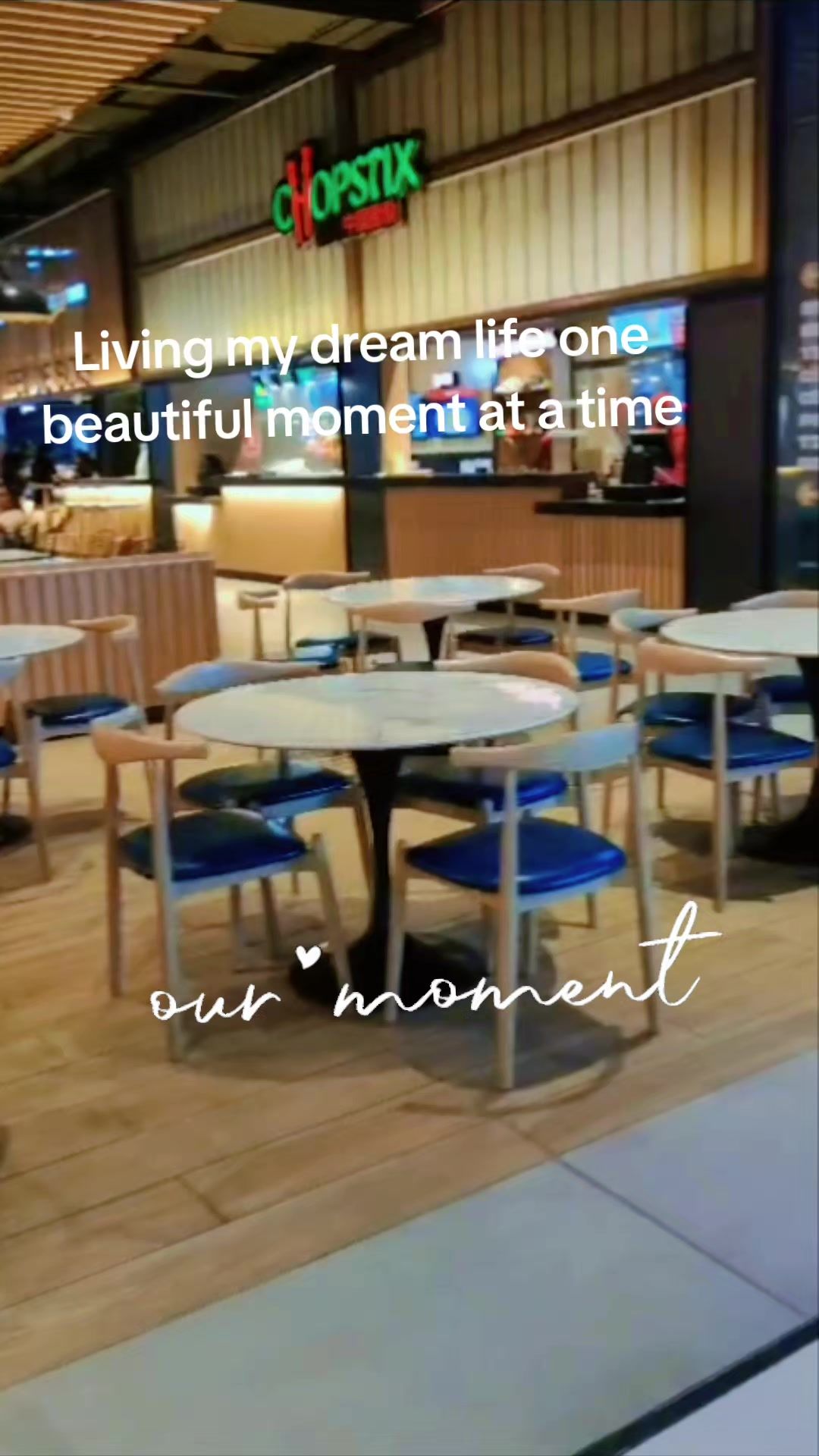 @Mia Ainah Angelina 🇷🇪🇲🇺