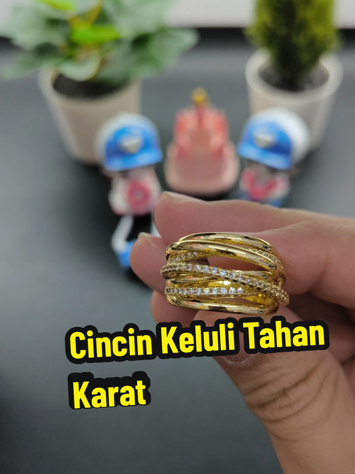 @FashionForUshop