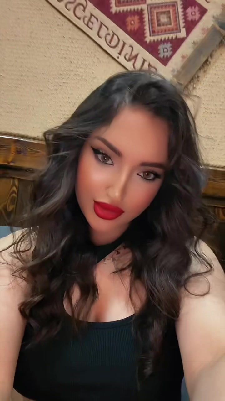 @Ava