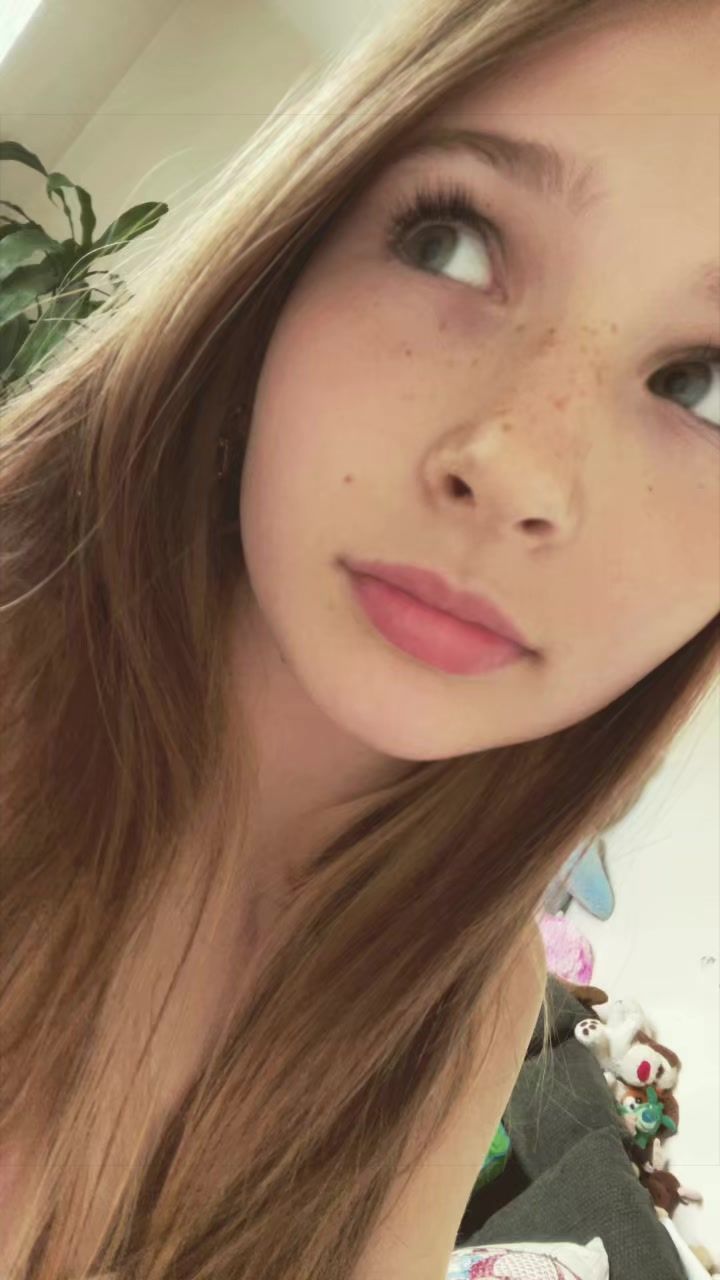 @𝓒𝓱𝓪𝓻𝓵𝓮𝓲𝓰𝓱