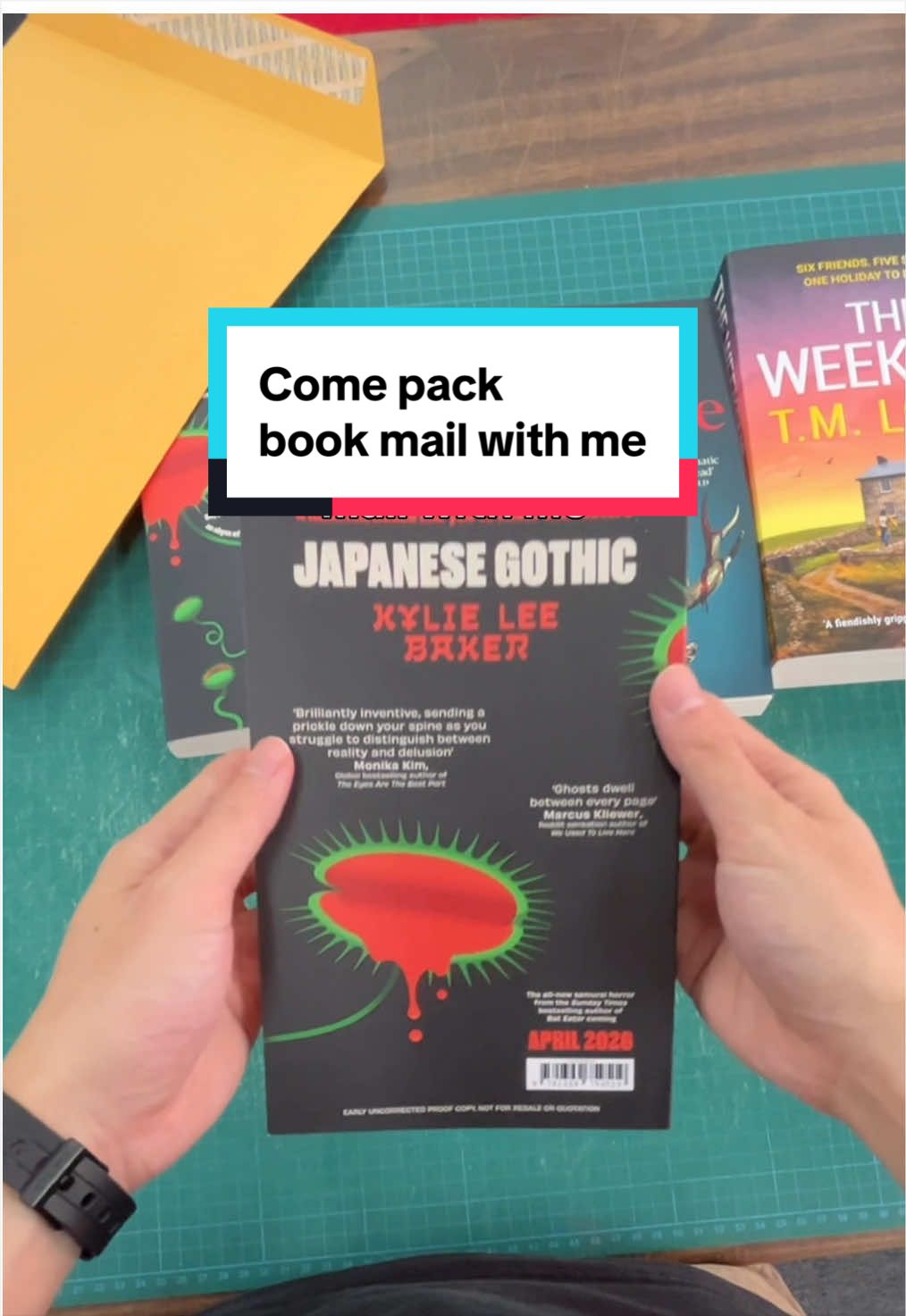 @DefinitelyBooks