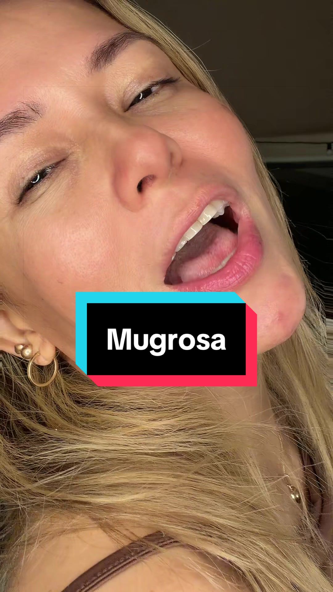 @𝙍𝙤𝙨𝙮 𝙘𝙤𝙡𝙪𝙢𝙗𝙪𝙨