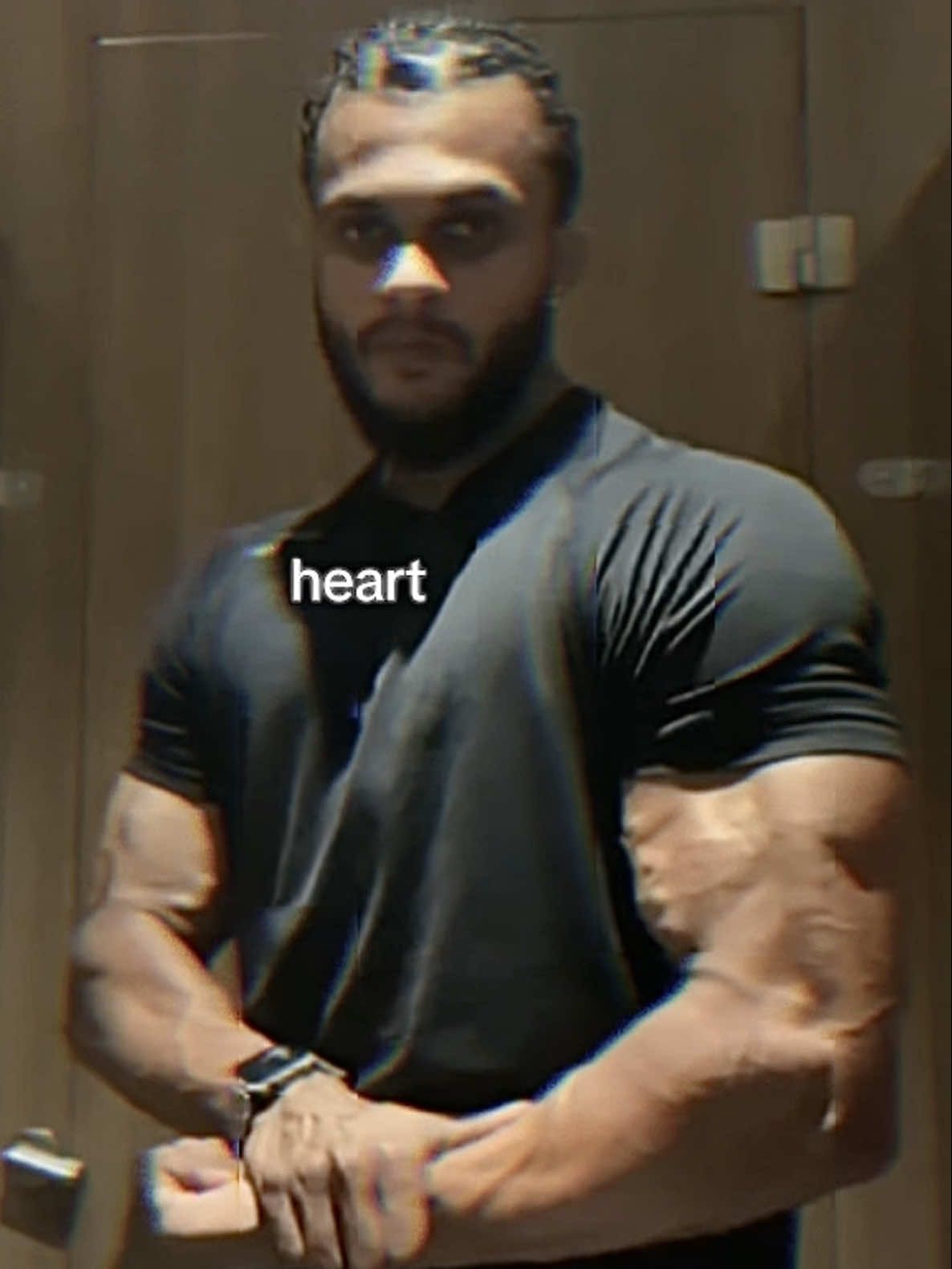 @A K I L A P E I R I S 📎