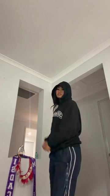 @𝓔𝓵𝓵𝓲𝓮