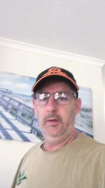 @Robbie Mac social