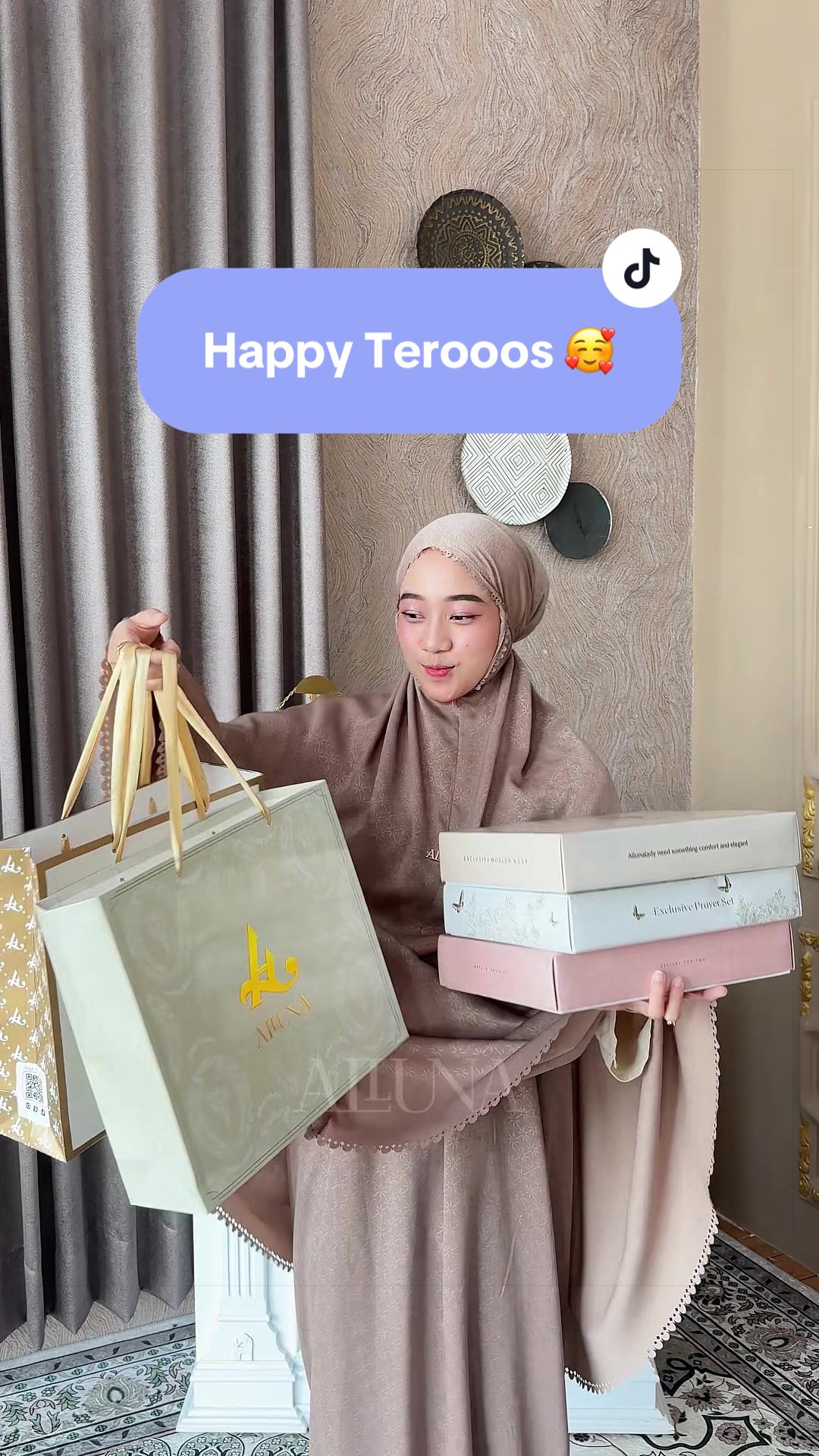 @Alluna