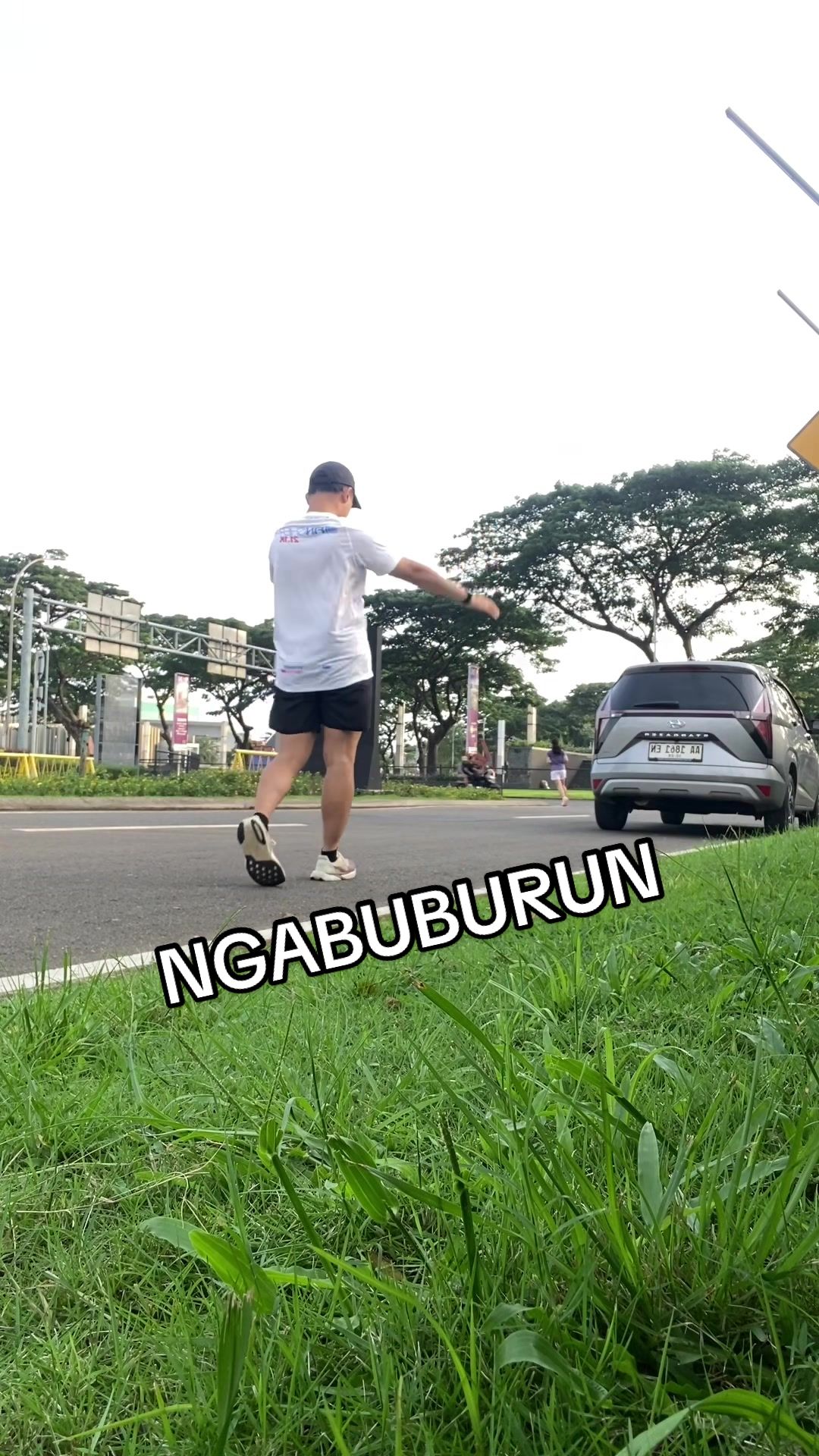 @si apip | tukang lari