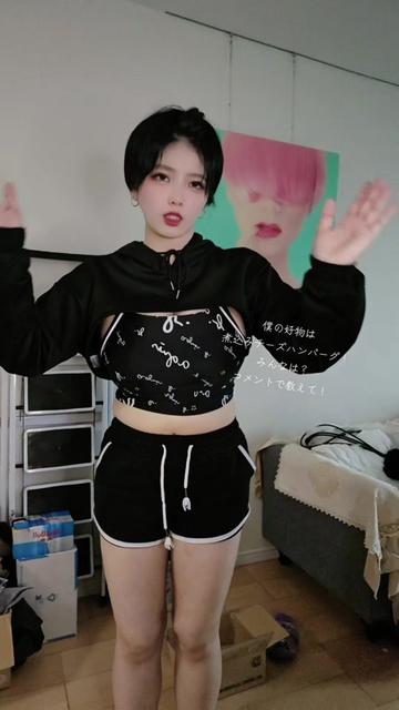 @ボーイッシュみくり🌹🖤