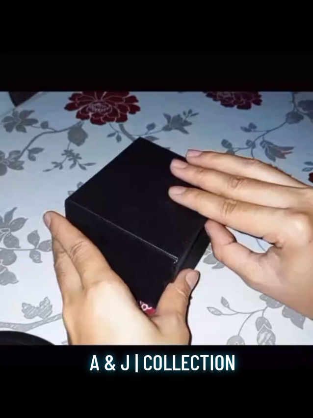 @A & J | COLLECTION