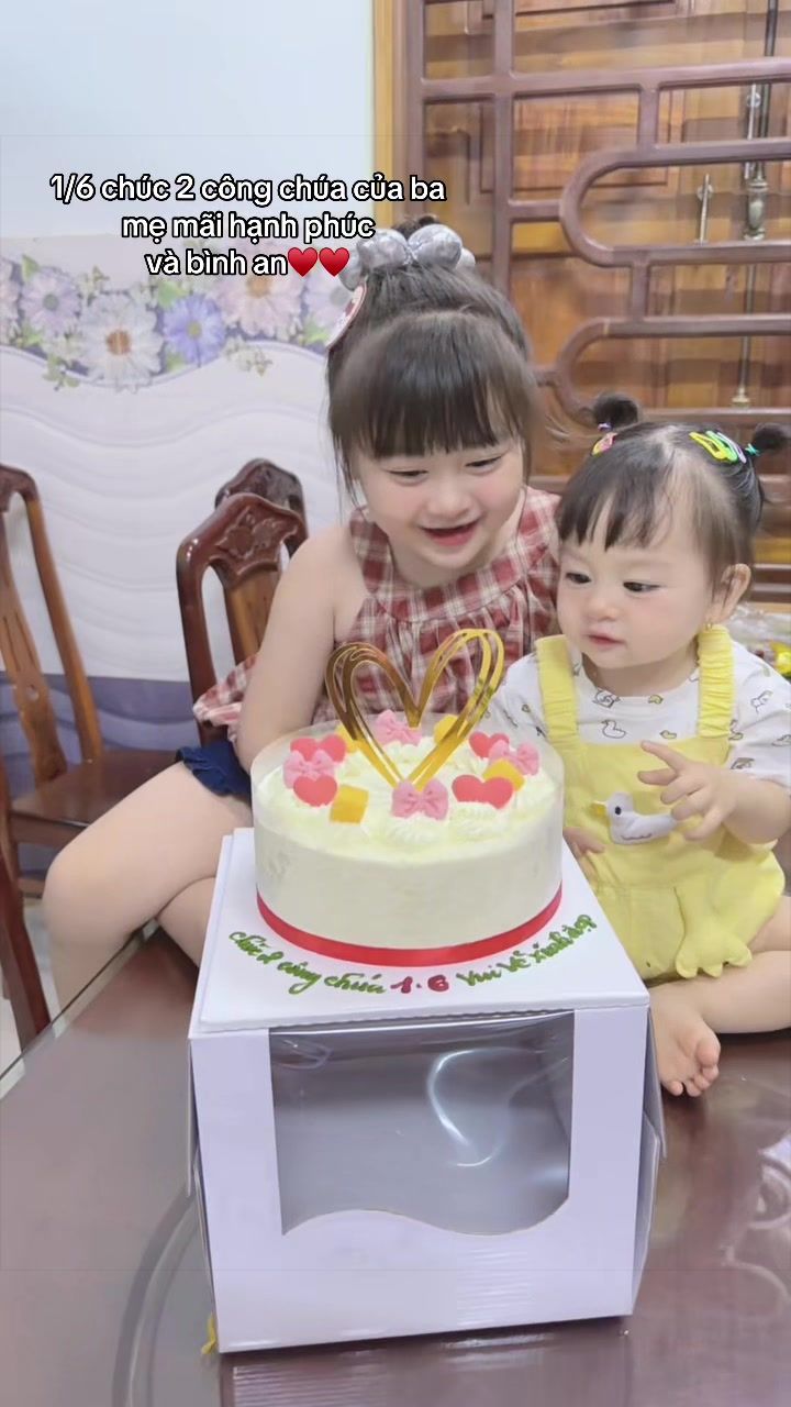 @Ngọc Ngọc- Mẹ 2 c&ocirc;ng ch&uacute;a