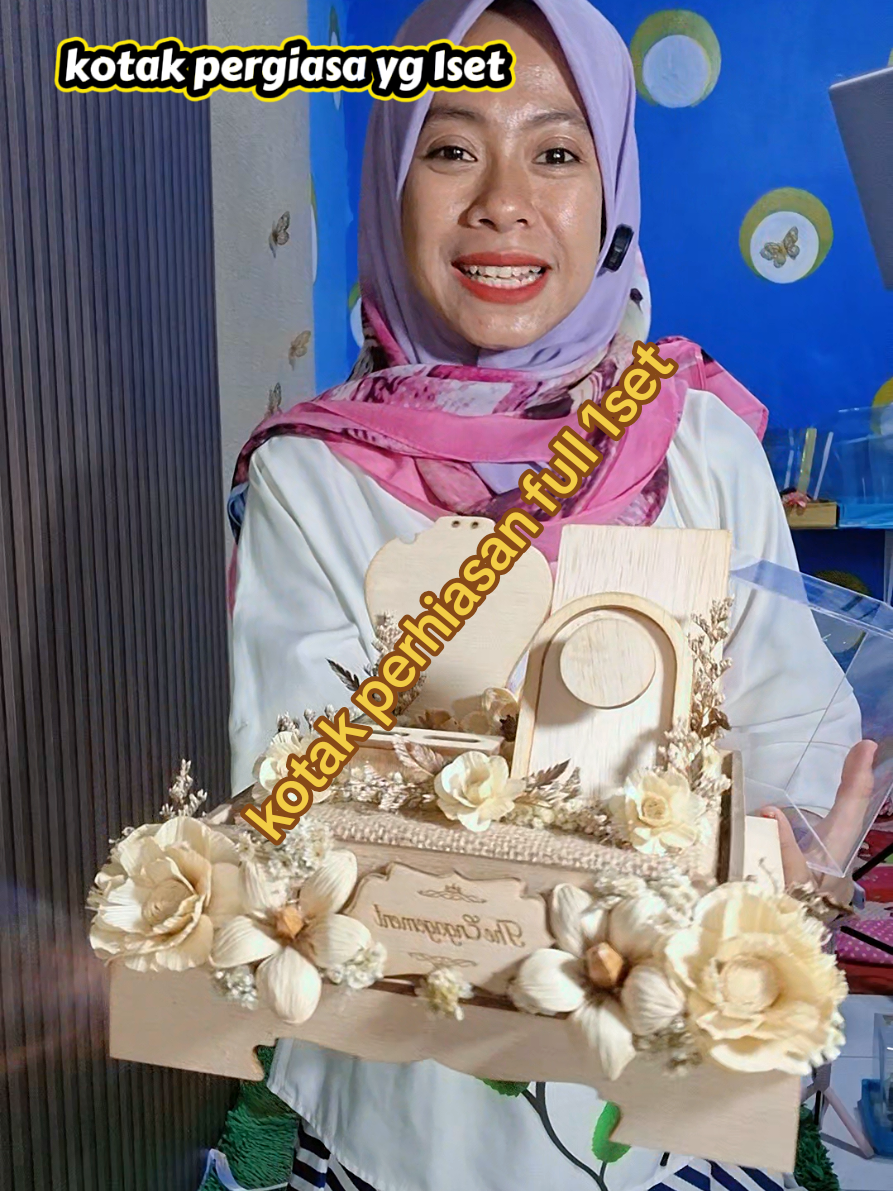 @Siti Fatimah|Gift Box