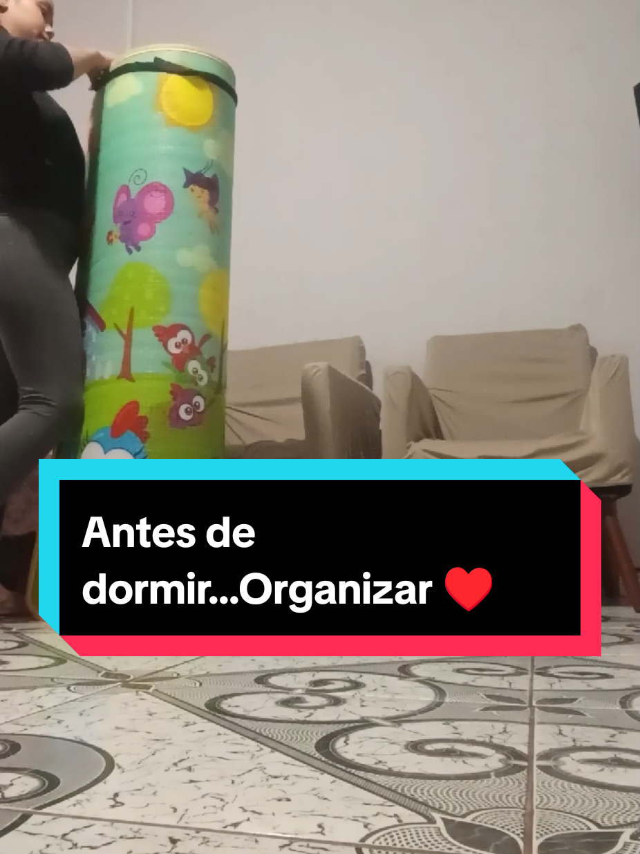 @La&iacute;s Neris