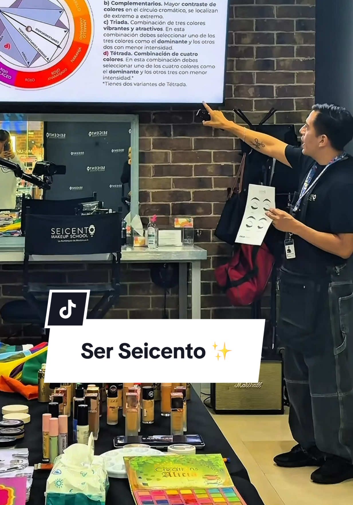 @Escuela de Maquillaje