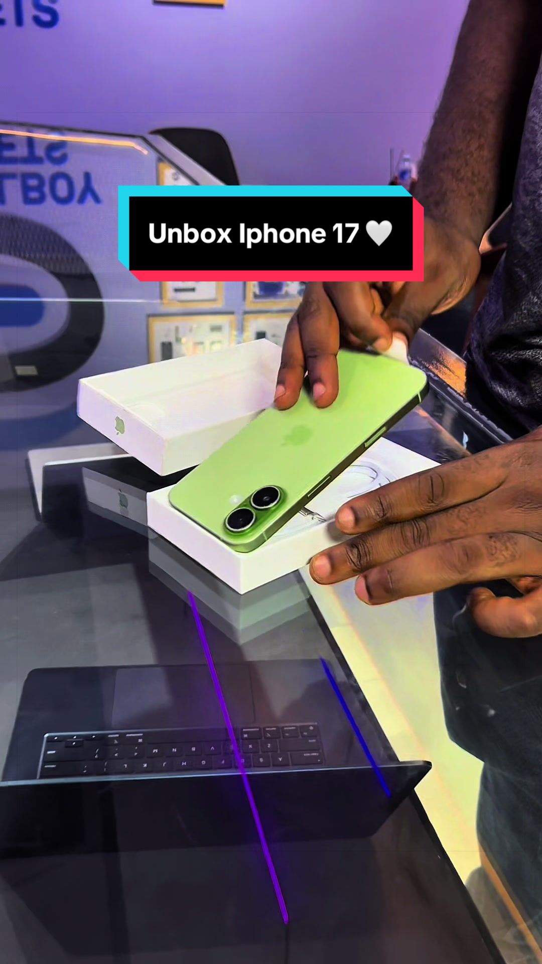 @SCHOOLBOY GADGETS