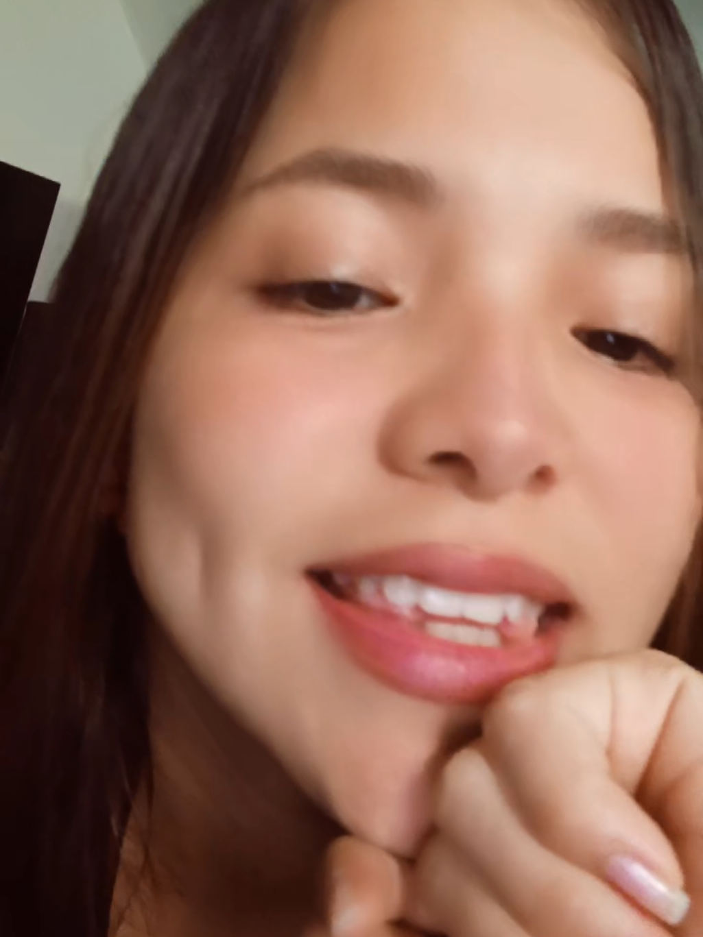 @Nelly te empez&oacute; a seguir 🌹