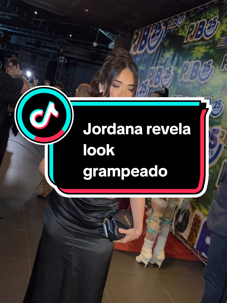 @Famosando