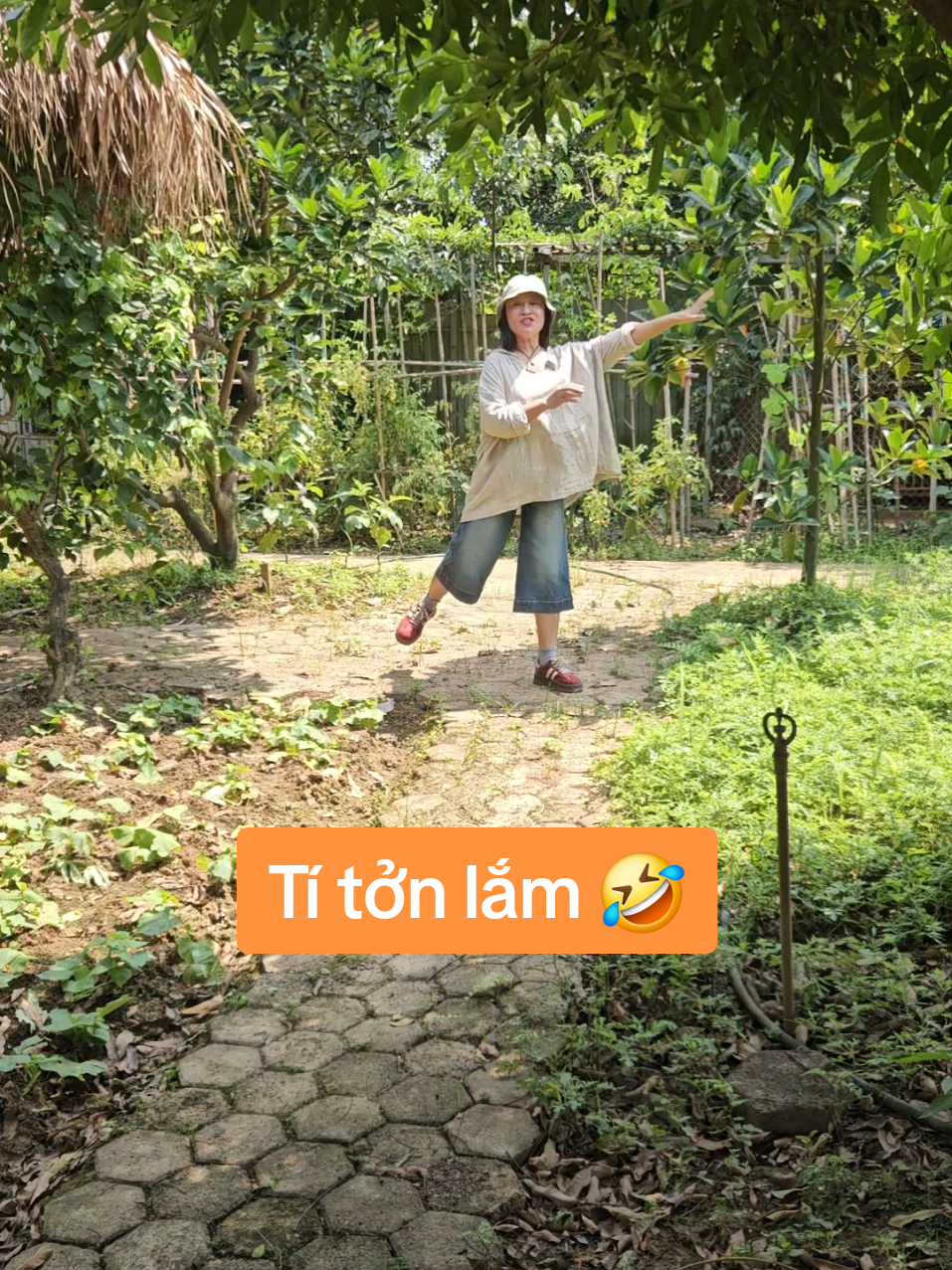 @Diễn vi&ecirc;n T&uacute; Oanh