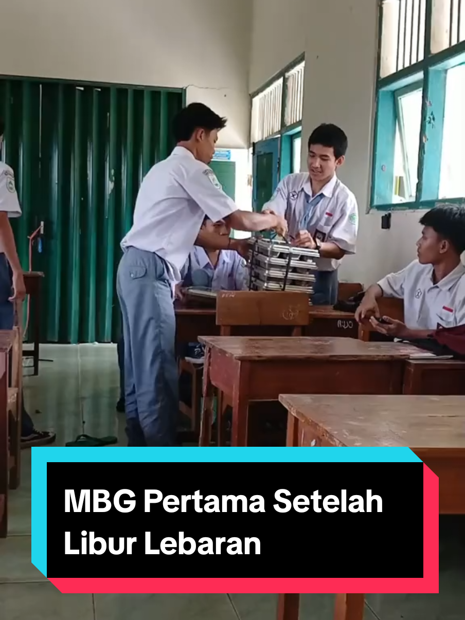 @Galeri Bu Ni di Sekolah