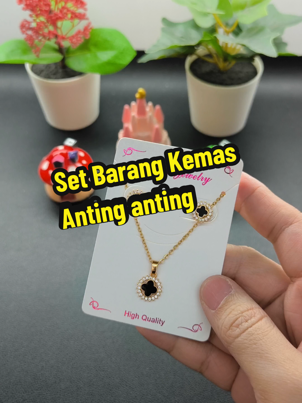 @FashionForUshop