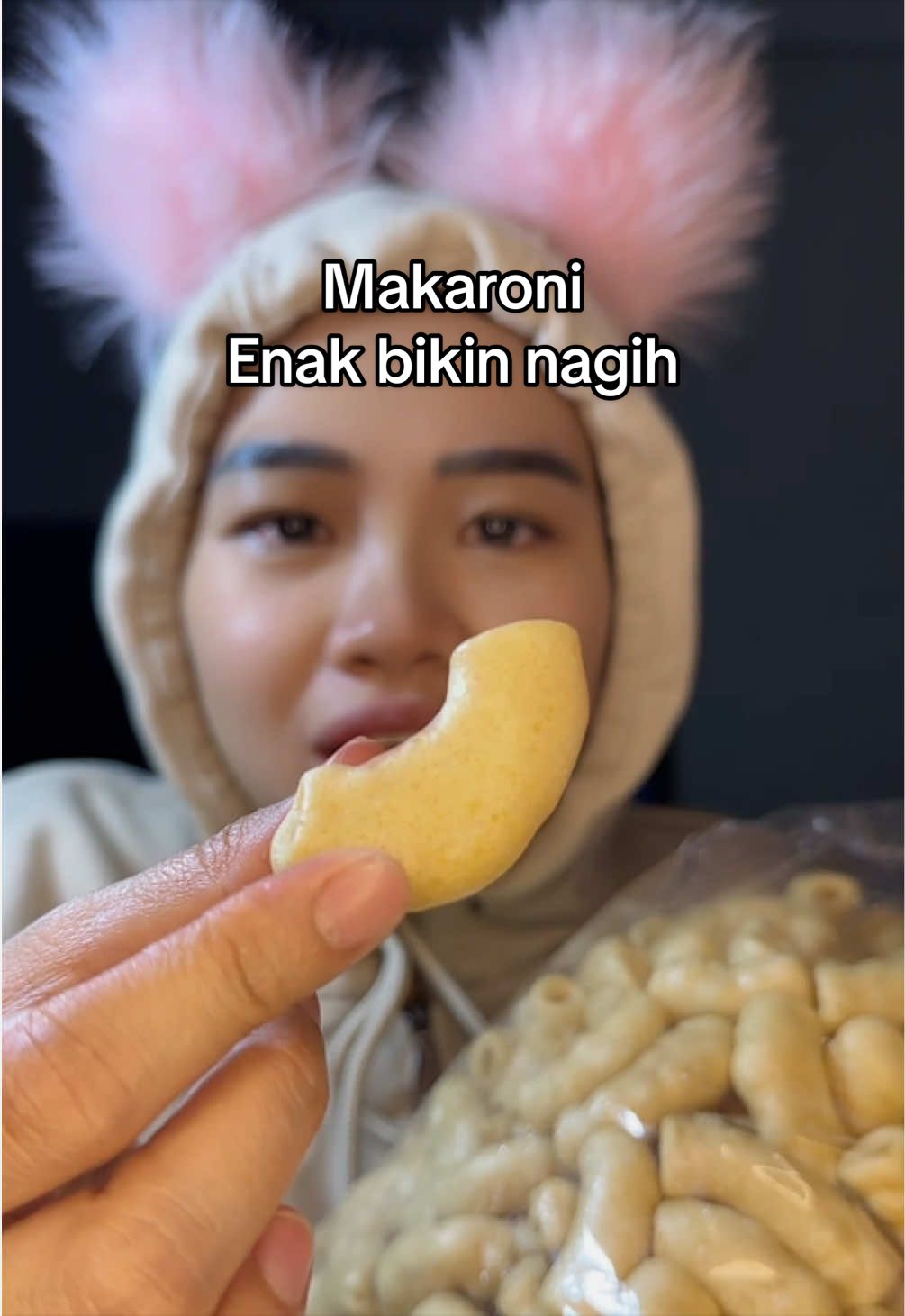 @EkaNis14