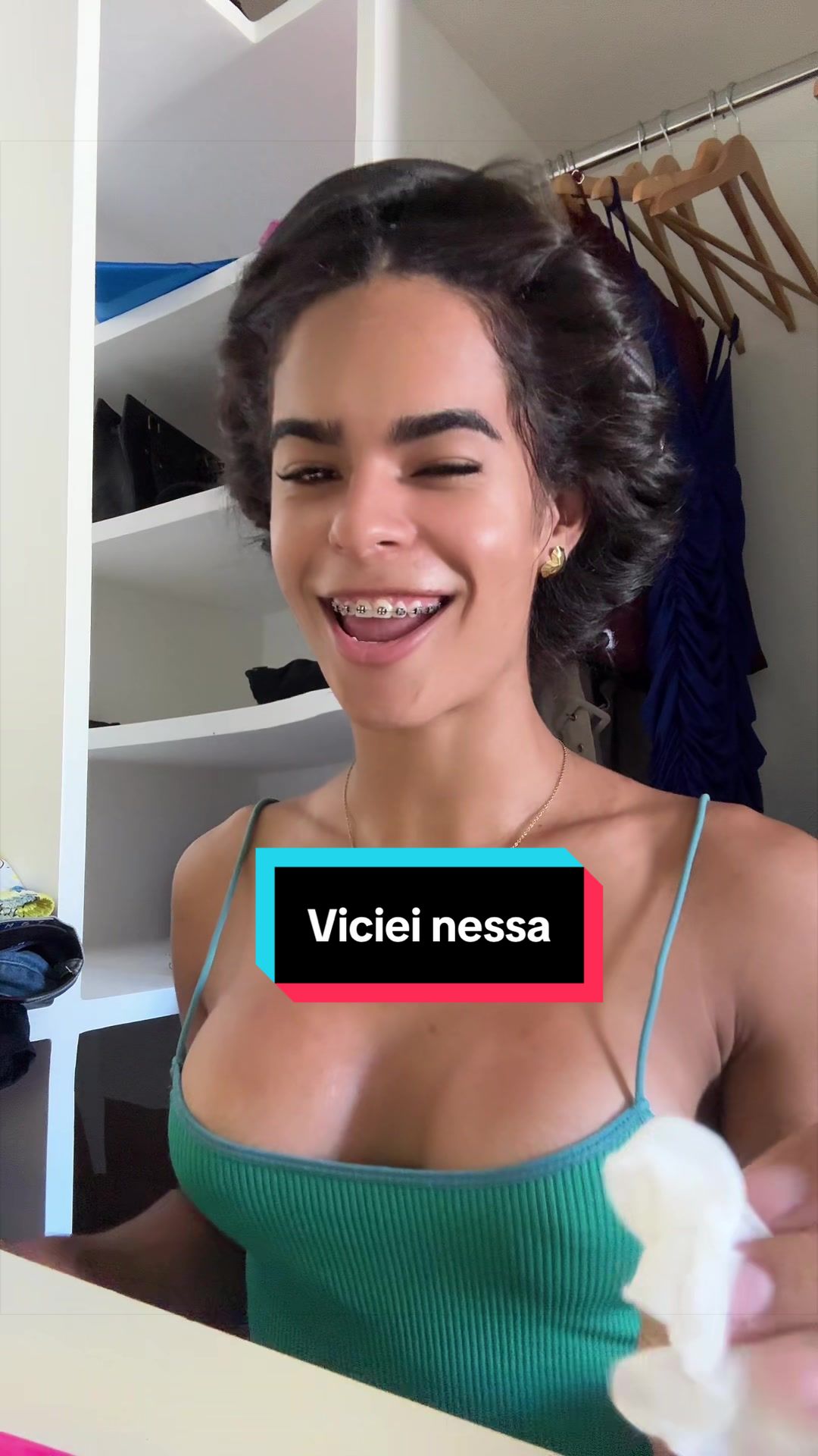 @danyela_mln