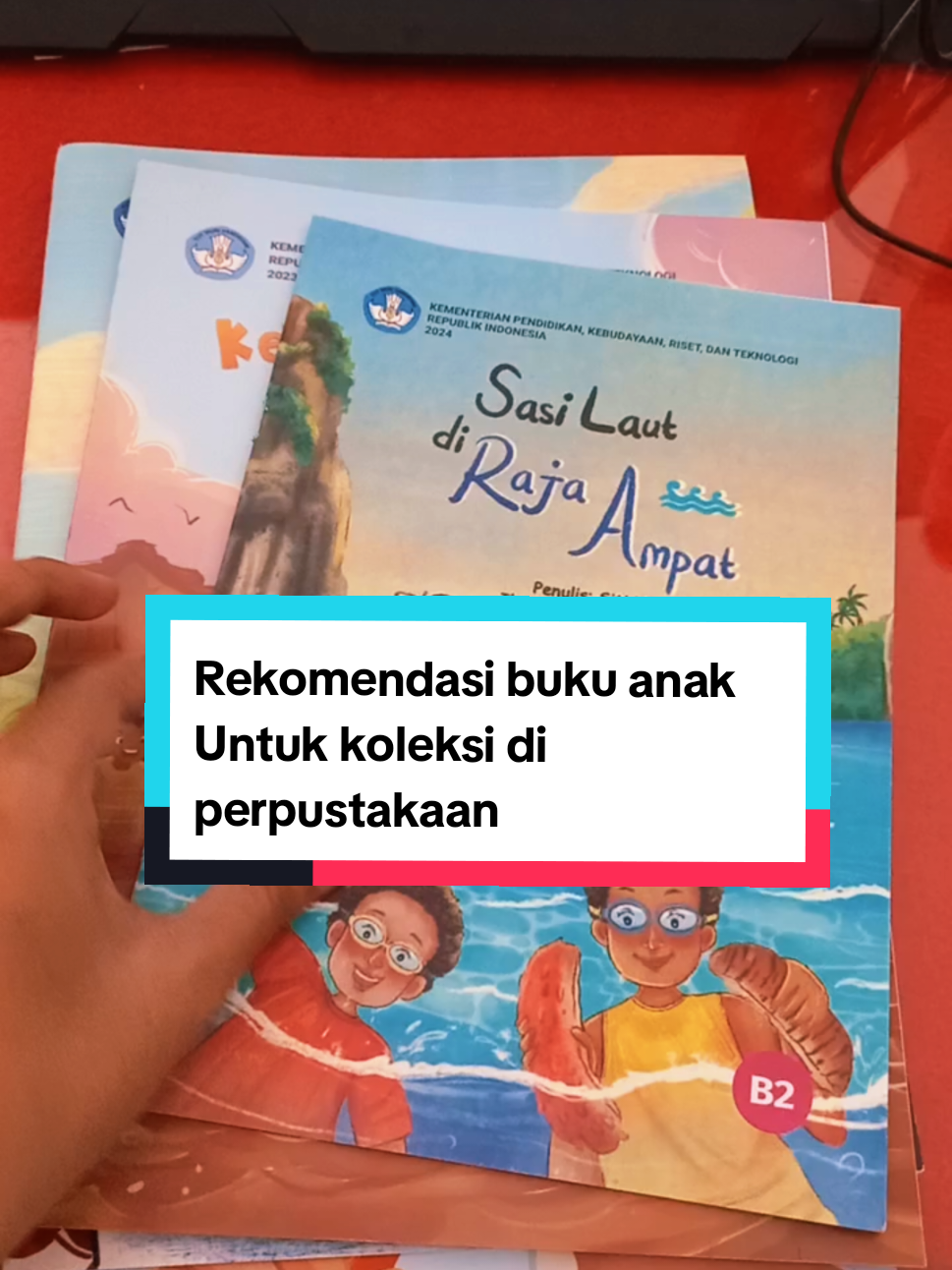 @dzata with book