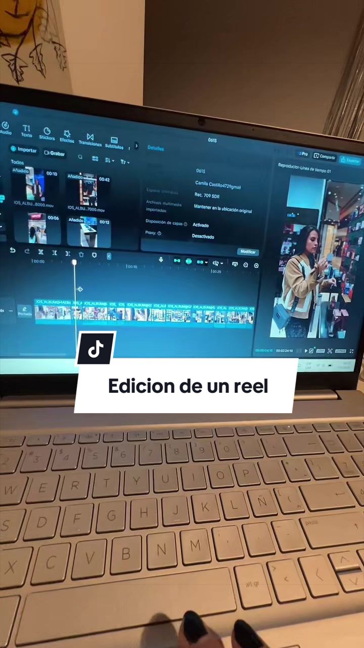 @Cami | Travel & Work