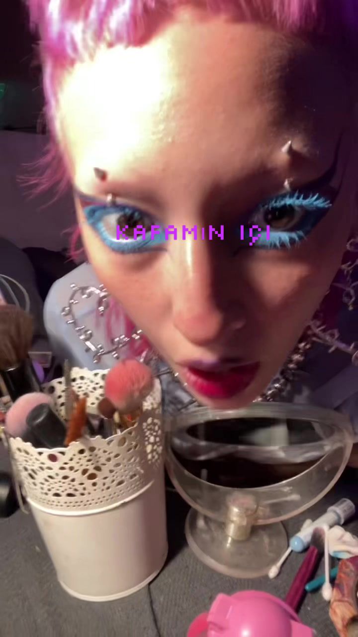 @m0v____