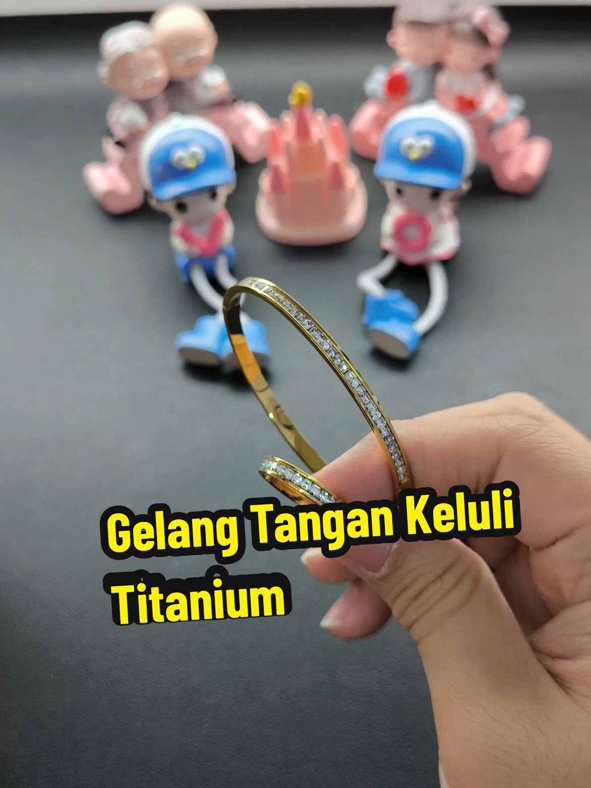 @FashionForUshop