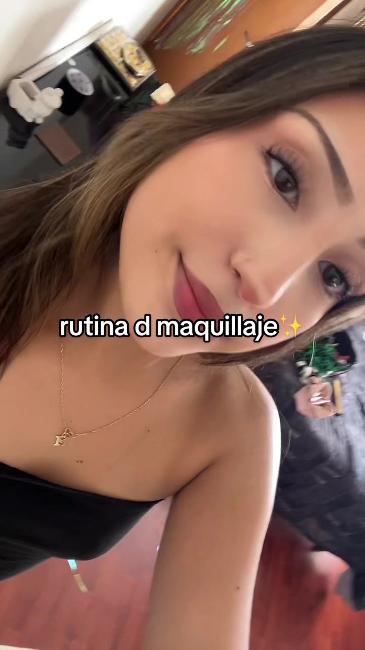 @𝑒𝒻𝑒𝑒𝓁𝑒.𝑒🎀