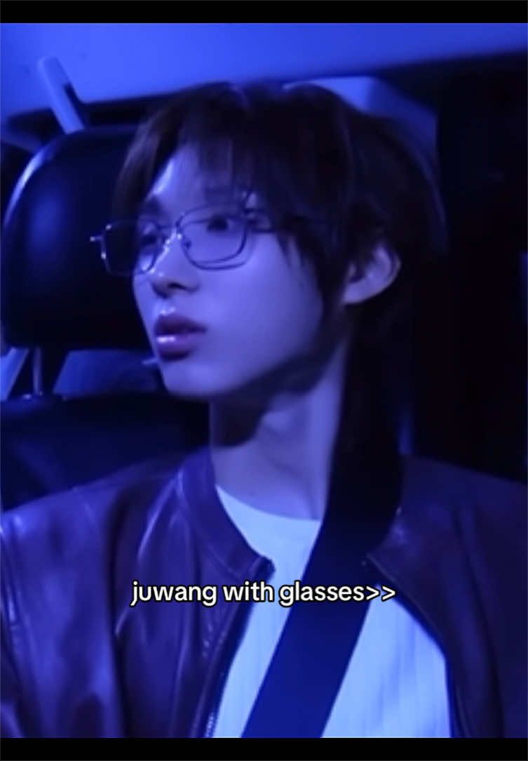 @donghwa's noona👀