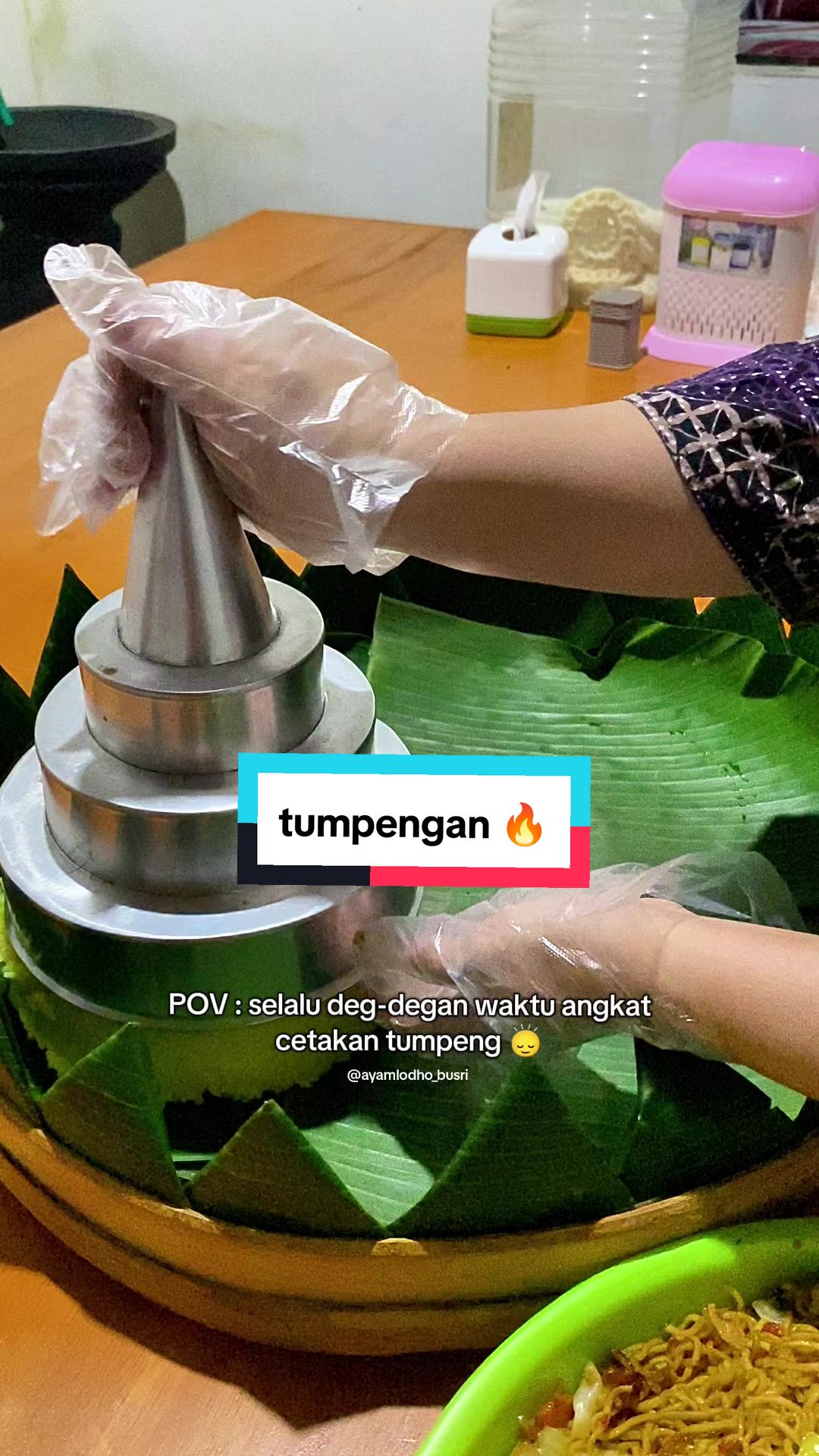 @Ayam Lodho Bu Sri