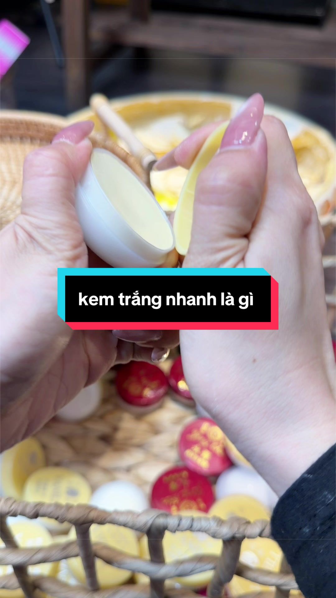 @Bà Tám Da Dẻ