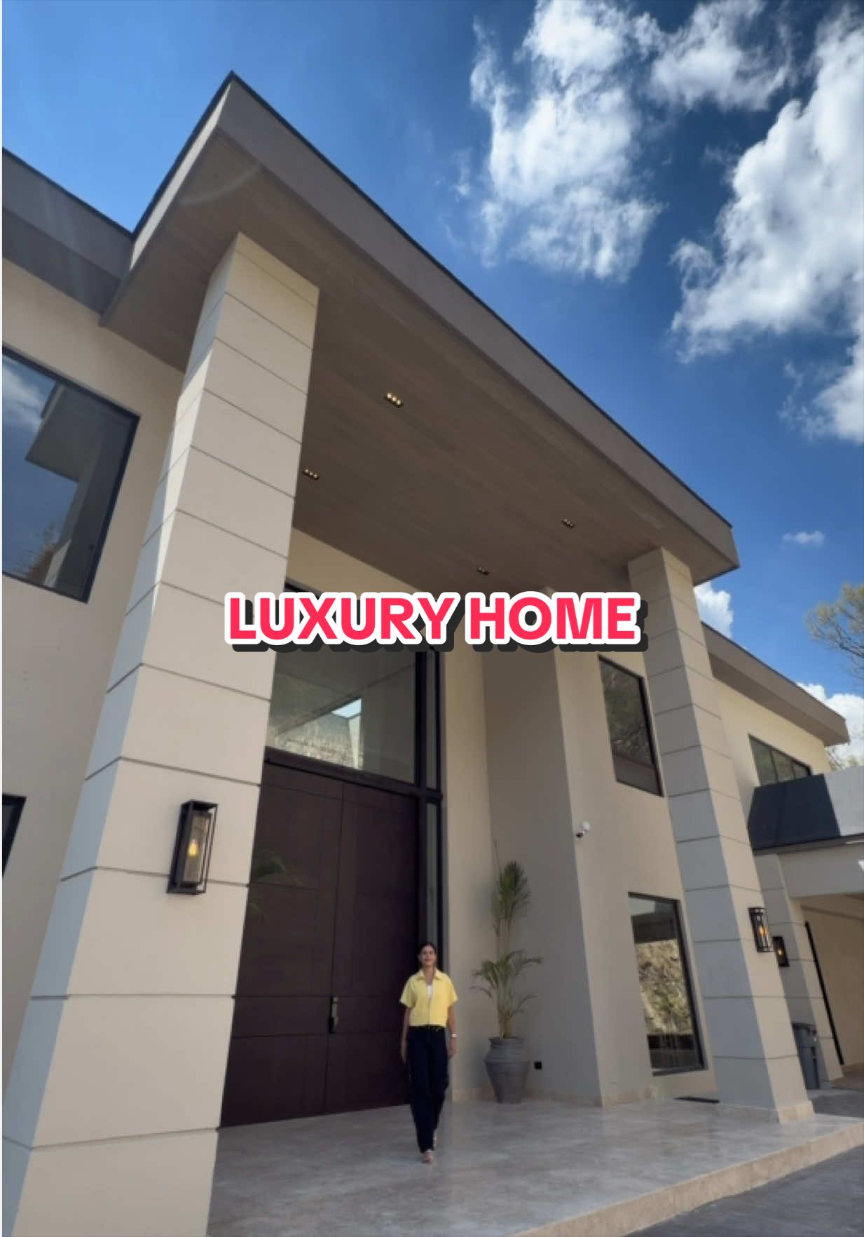 @Julieta Real Estate