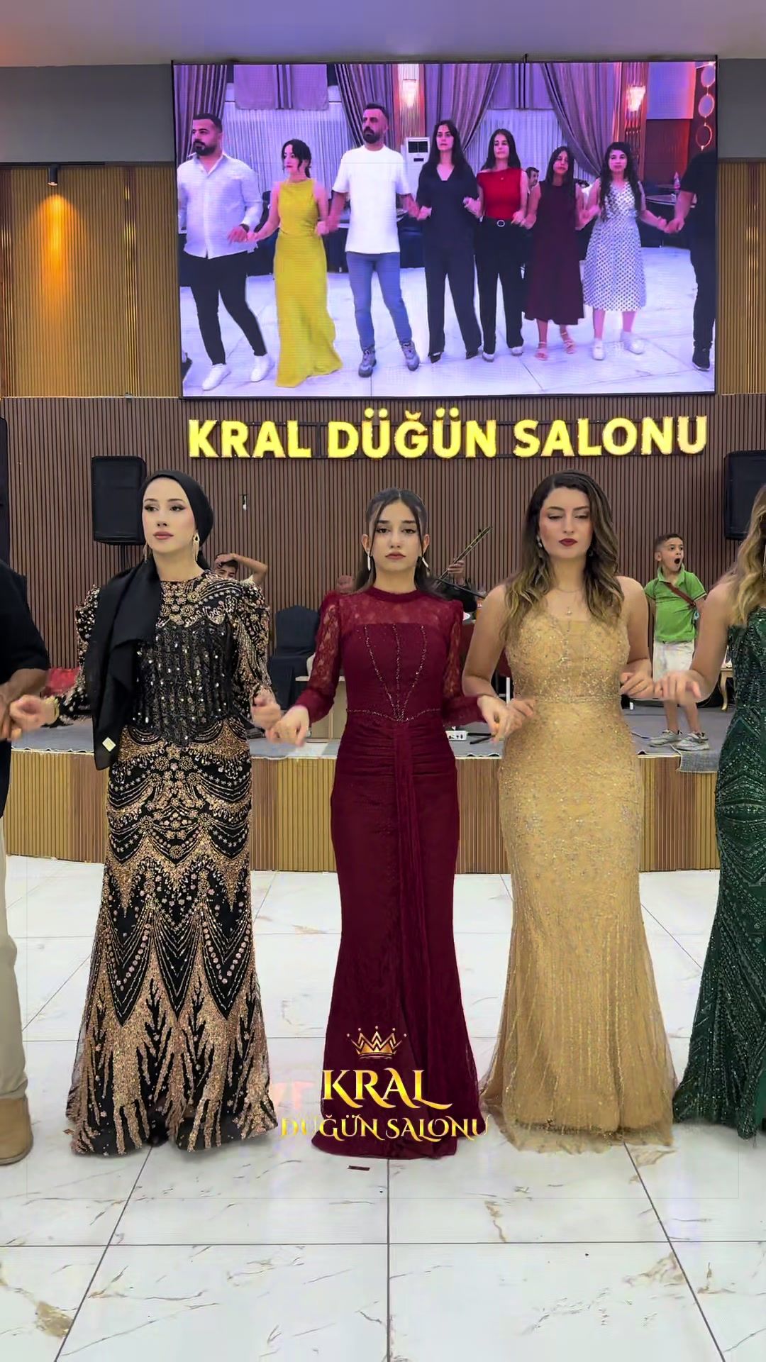 @KRAL D&Uuml;Ğ&Uuml;N SALONU