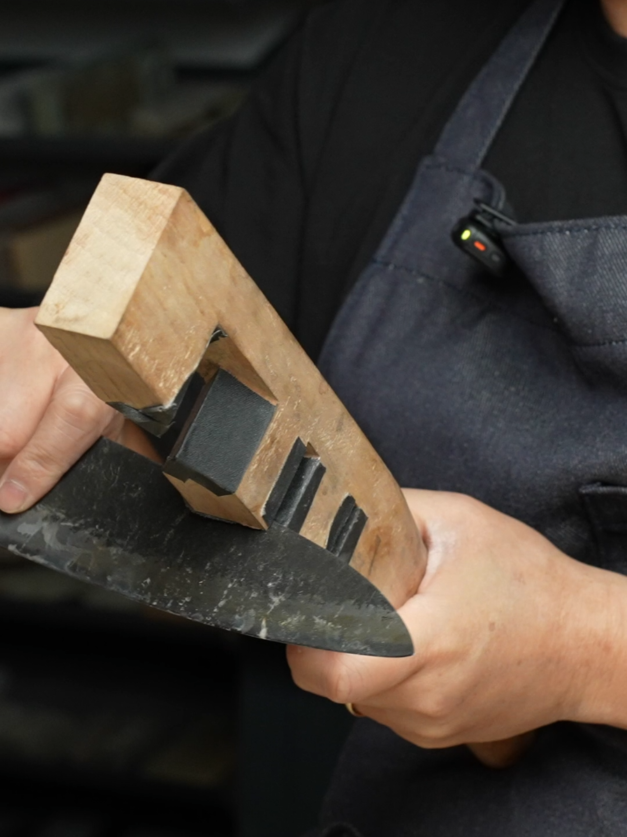 @Knifewear