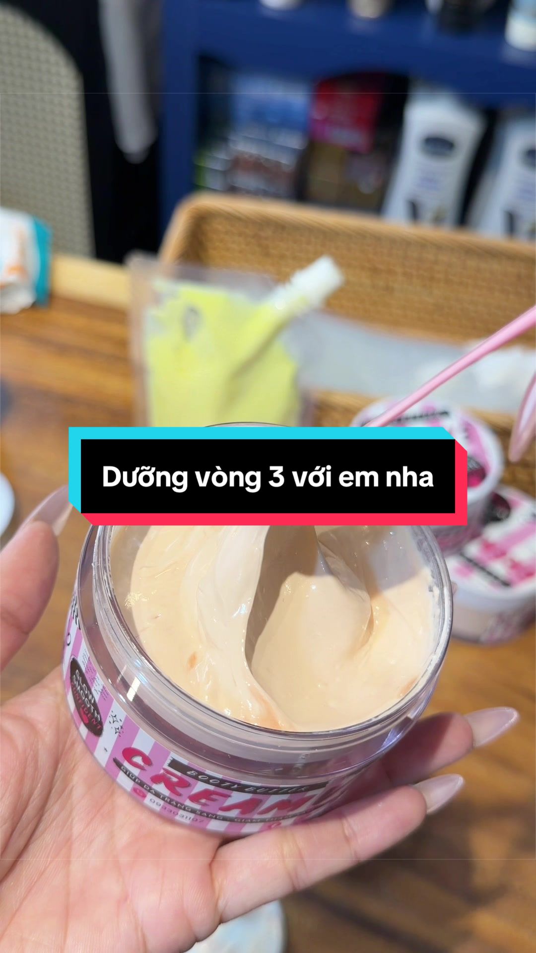 @B&agrave; T&aacute;m Da Dẻ