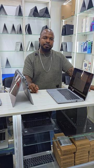 @Baseus StoreKe