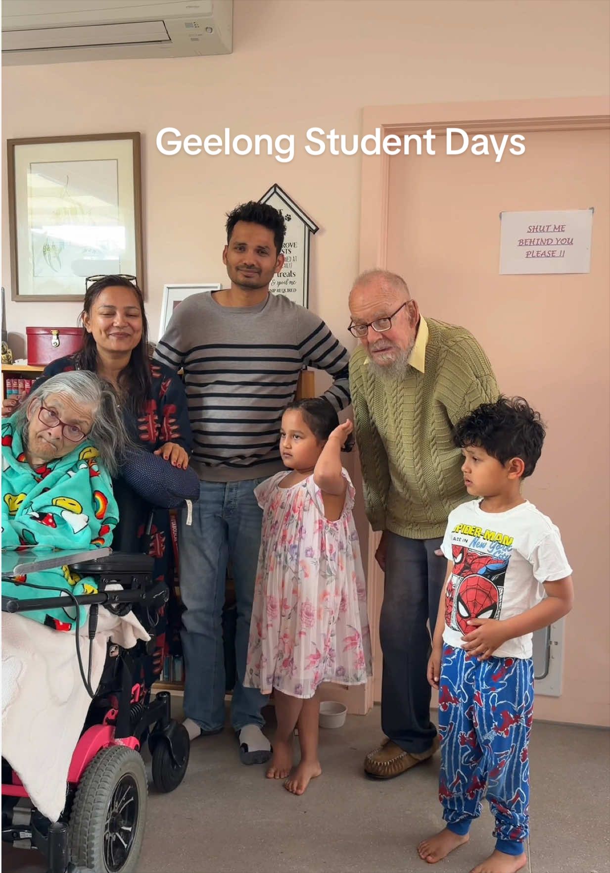 @Aarju🇳🇵🇦🇺