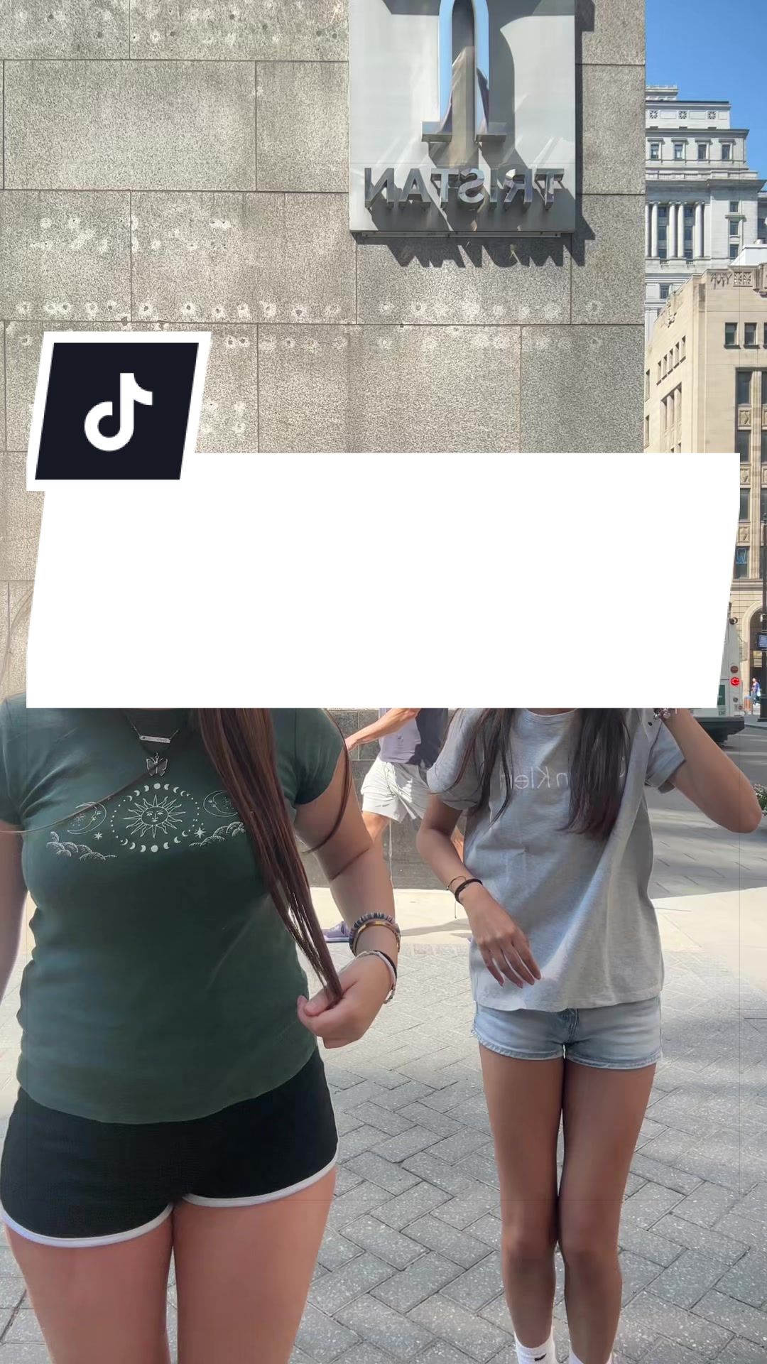 @𝐣