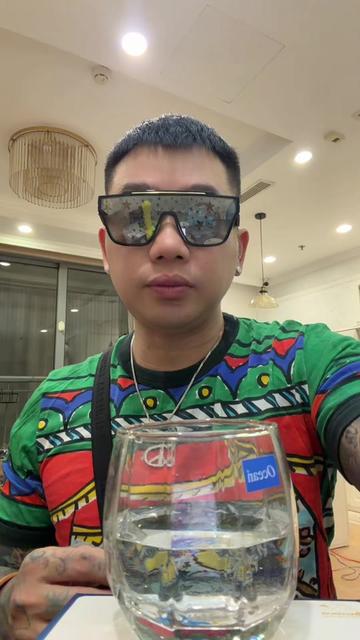 @C&ocirc; L&ocirc; Nhu&ecirc; R&igrave; Viu