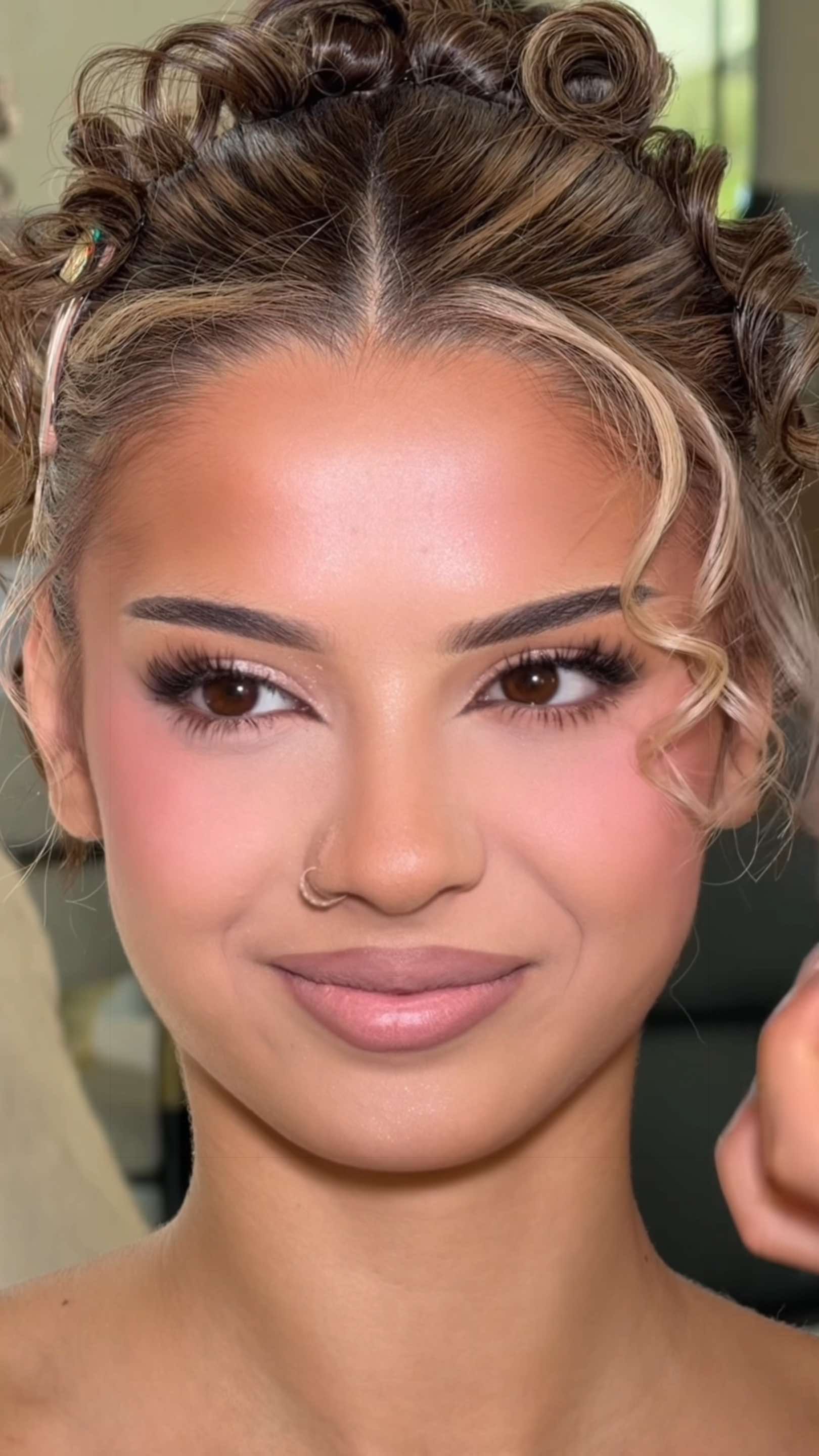 @MAKEUPBYYLLKE