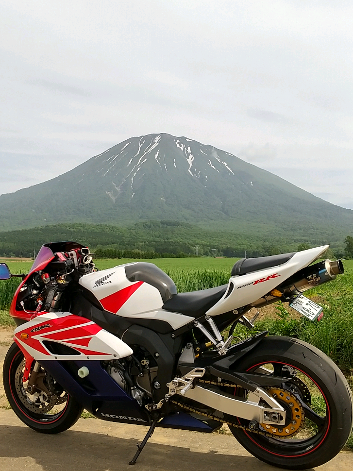 @しげき