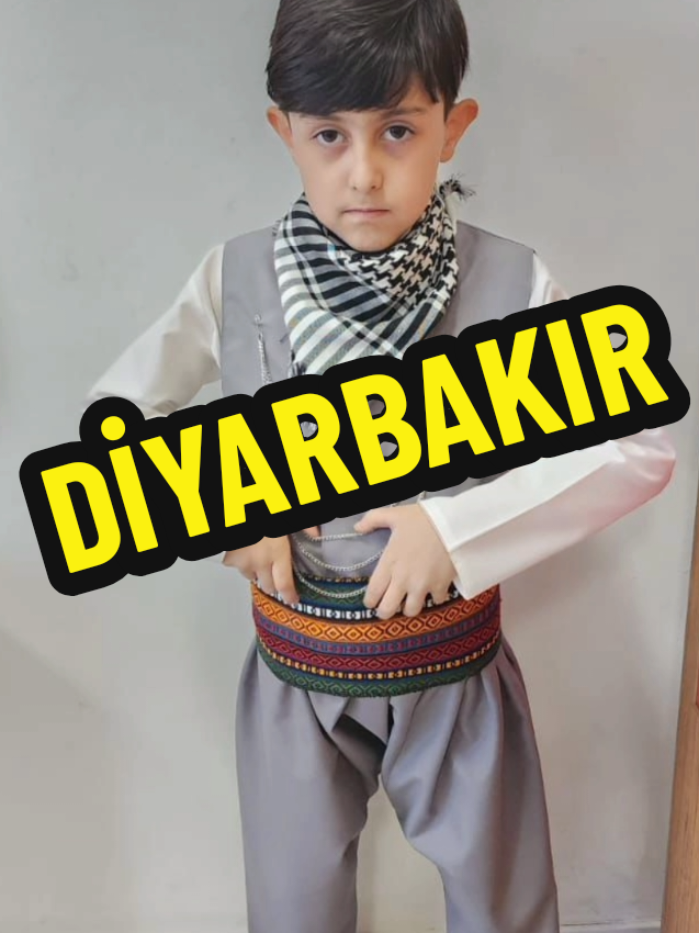 @Armoni Kost&uuml;m