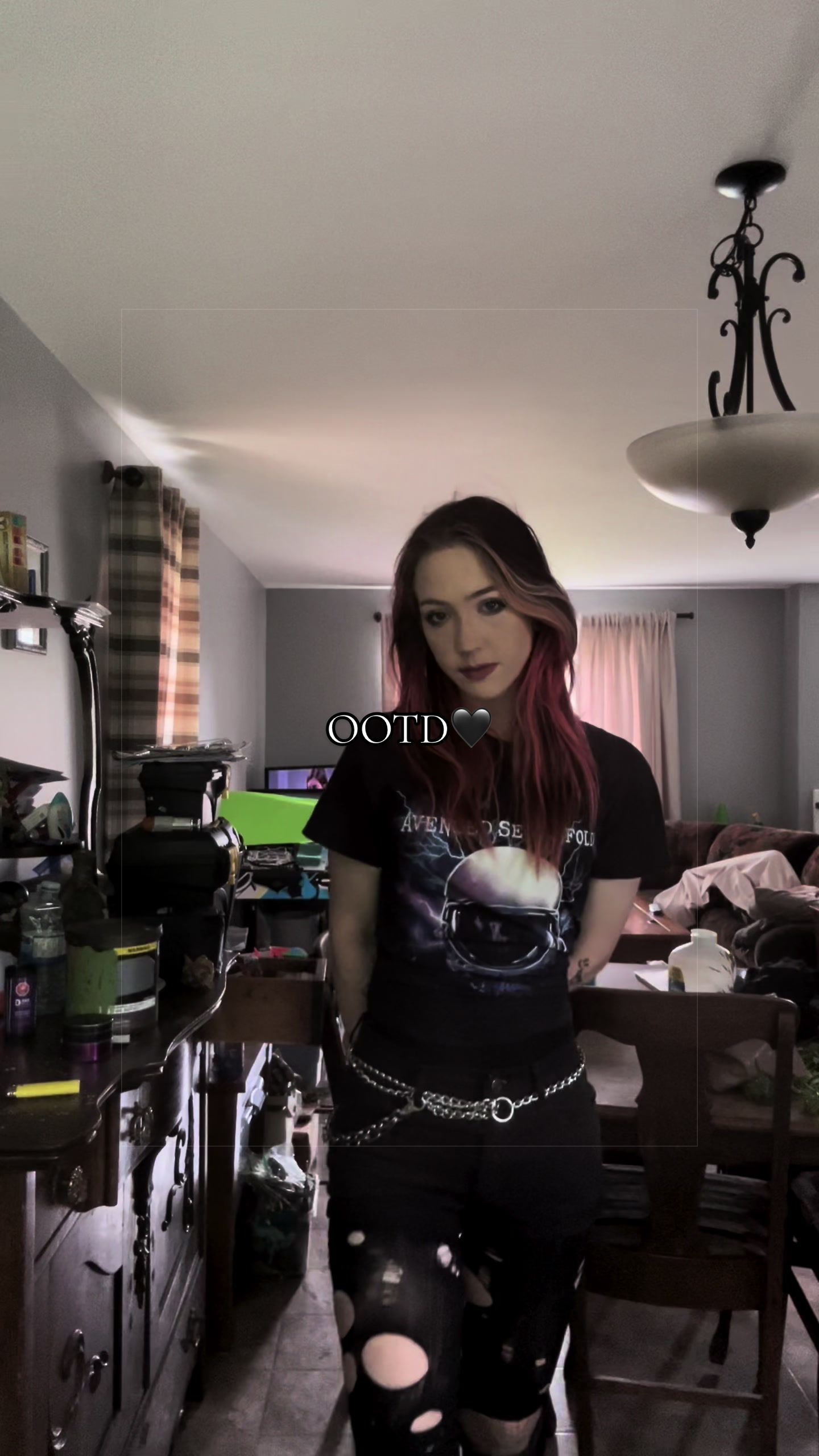 @Madi 🦇🖤