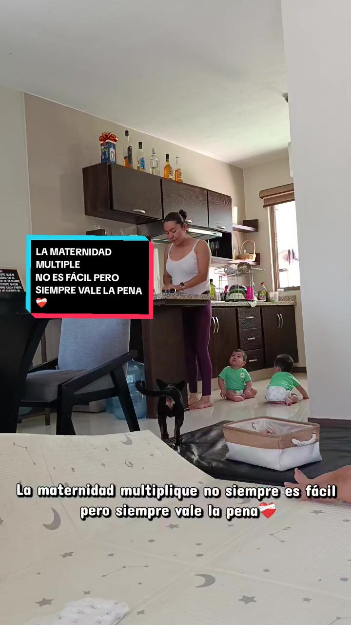@esmeluna_tripletmom